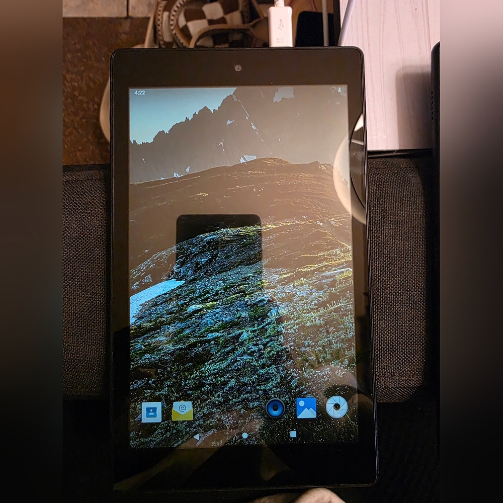 Amazon Fire HD 8 tablet, 8” HD Display, 3GB memory, 16GB, designe